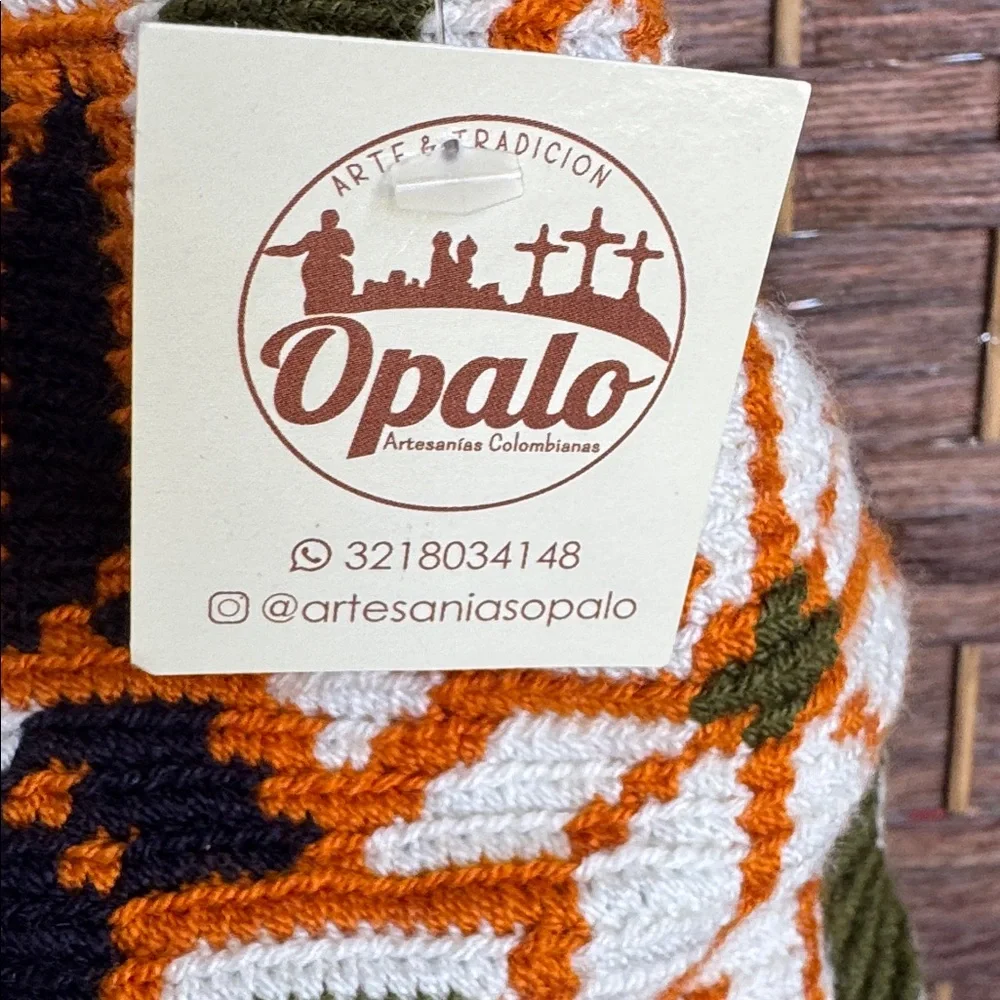 Opalo Handwoven and Iraca Palm Tote –Colombian Artisan Bag - Picture 2 of 12